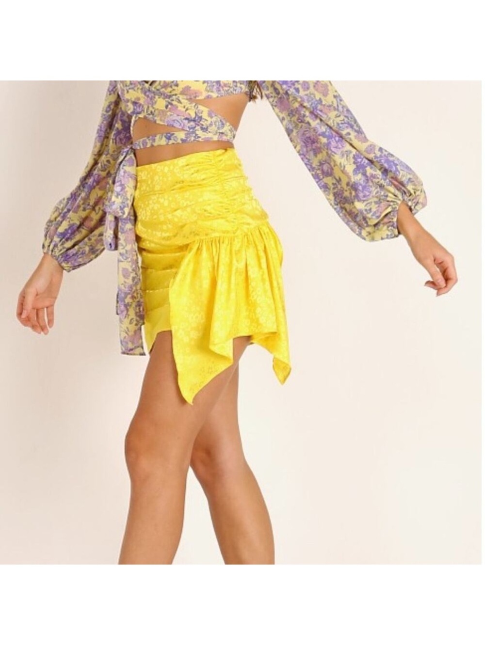 For Love & Lemons Fiji Mini Skirt Yellow Satin Floral Pattern Size Large